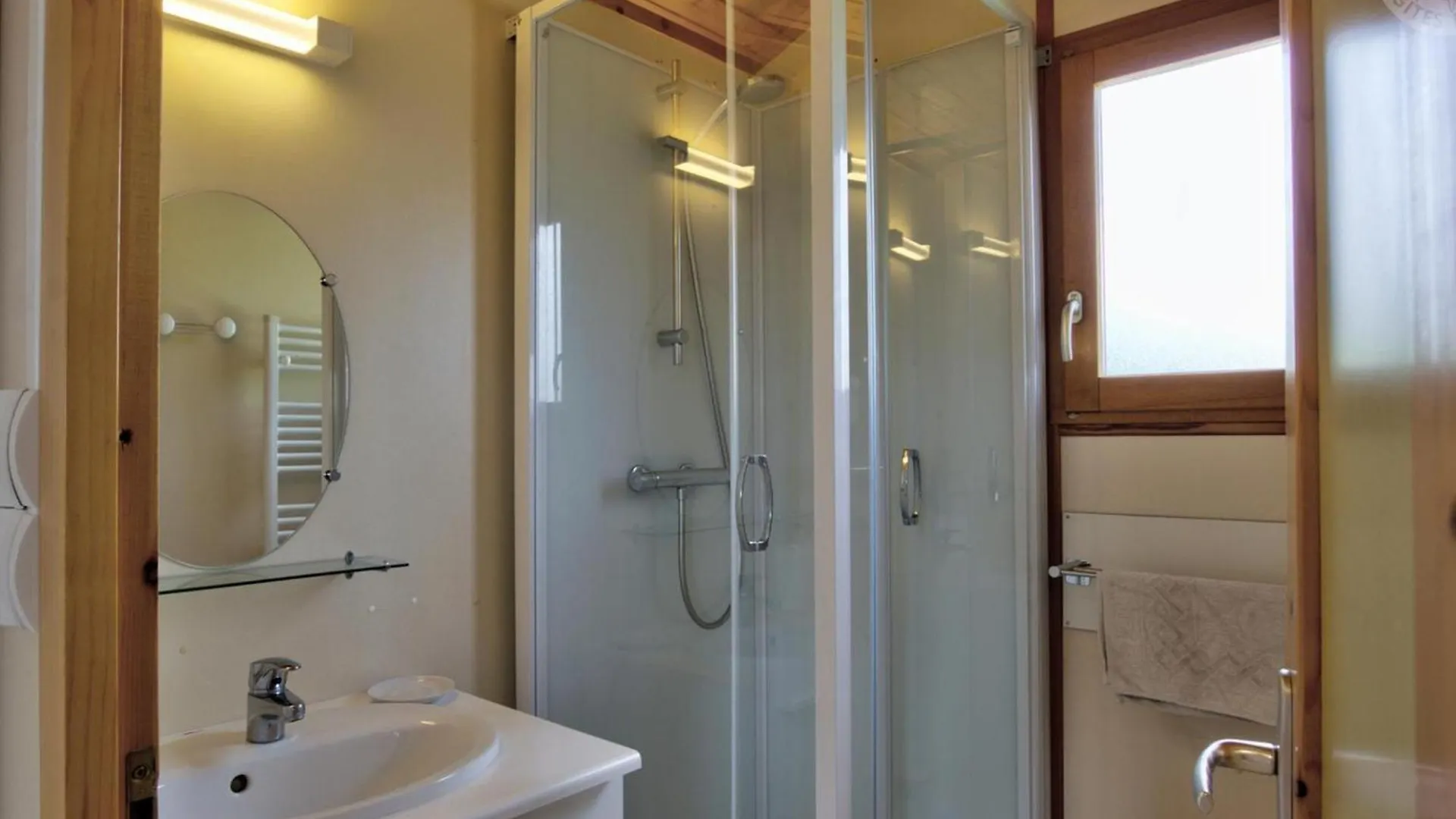 Holiday home Charmant Chalet 35M², 2 Ch, Terrasse Privee, Activites Nature Aux Monts De La Madeleine, Animaux Ok - Fr-1-496-240 Saint-Rirand